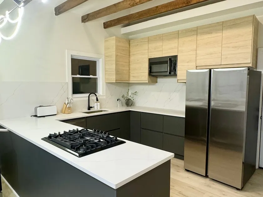 Ranch Home: Cozy & Modern! - Image 1