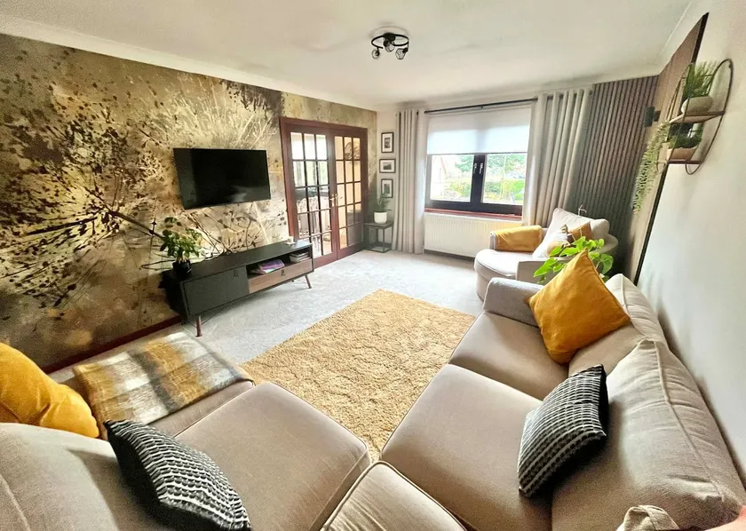 Spacious 2 bed apartment in Uddingston - Image 1