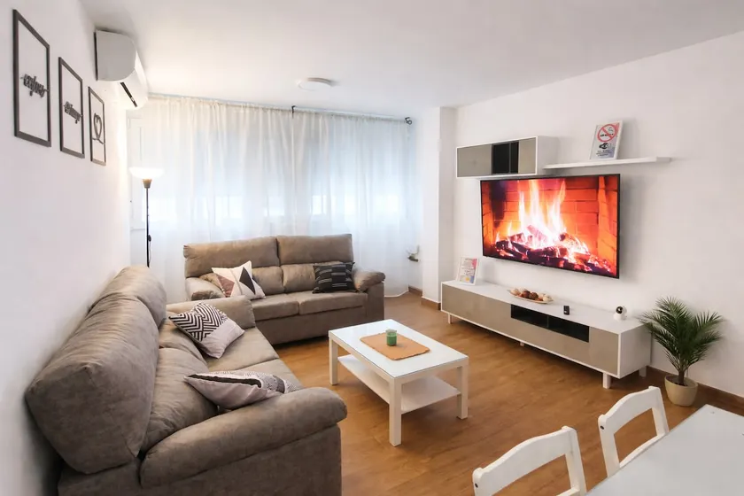 Cityhouse Quality New Wi-Fi + 65” TV + Comfort - Image 1
