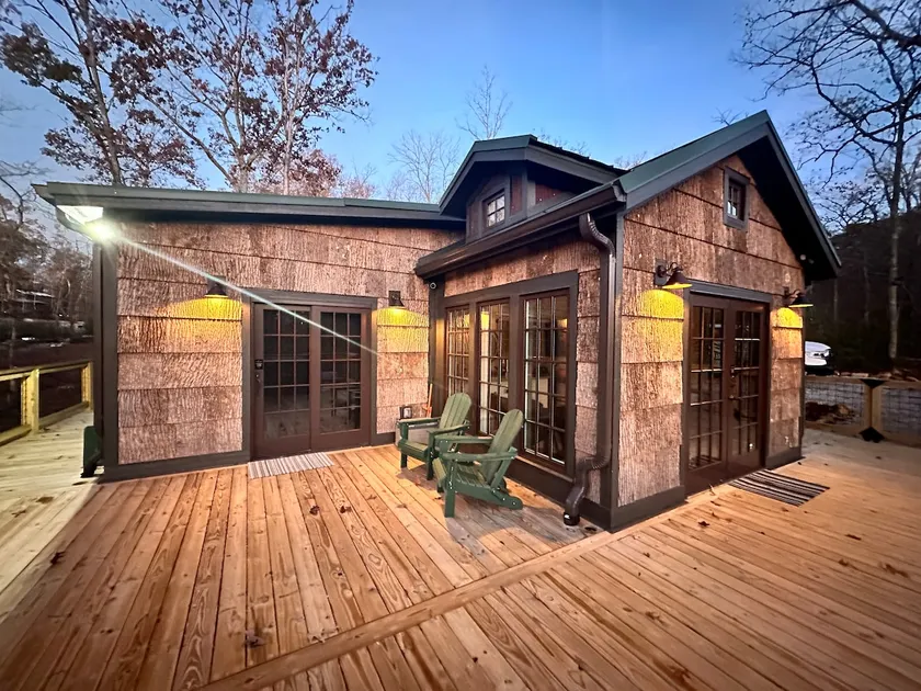 Luxurious Lakefront Cabin w/ Hot Tub & Fire Pit - Image 1