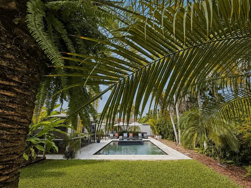 Coconut Clubhouse - Heated Pool - Hot tub - Ping Pong - Image 1