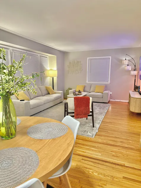 Cozy Boho 4 Bedroom 2 Bathroom Knox Home - Image 1