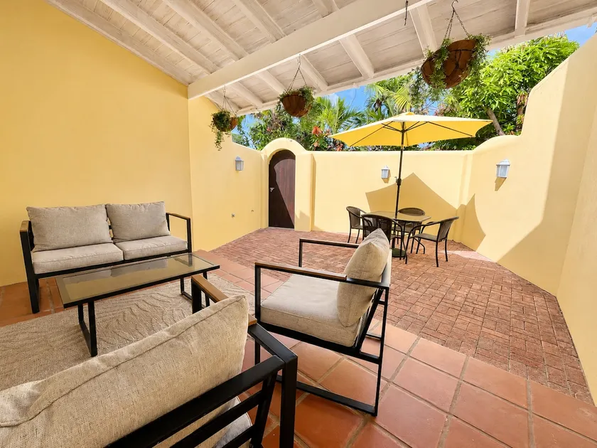 Prime 2-Bed behind Limegrove | West Coast Beaches - Image 1