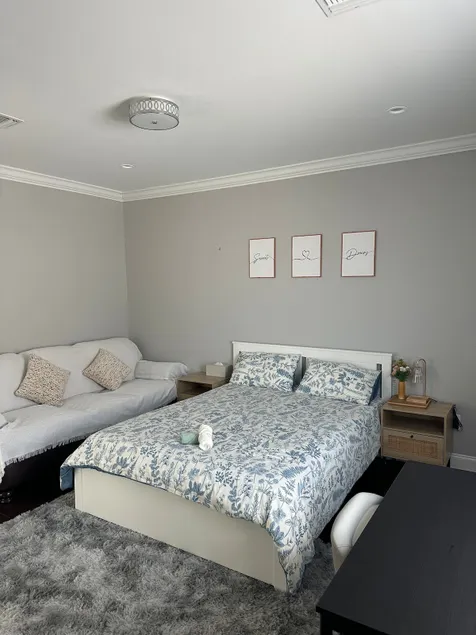 Modern Room with Cozy Vibes - Image 1