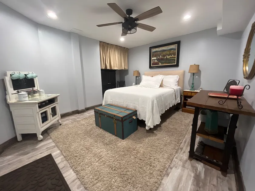 Luxurious Lower Level Living - Image 1