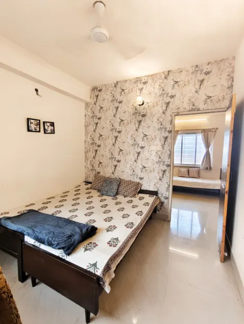 1Bhk Spacious Flat in Ballygunge - Image 1