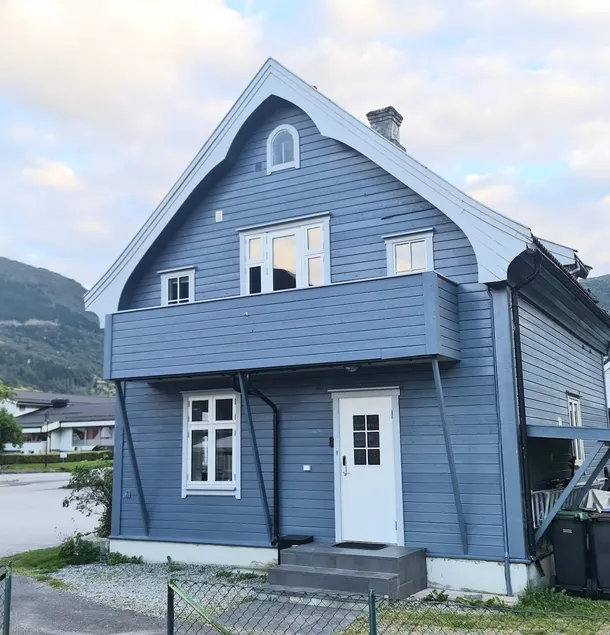 House with central location in Vik - Image 1