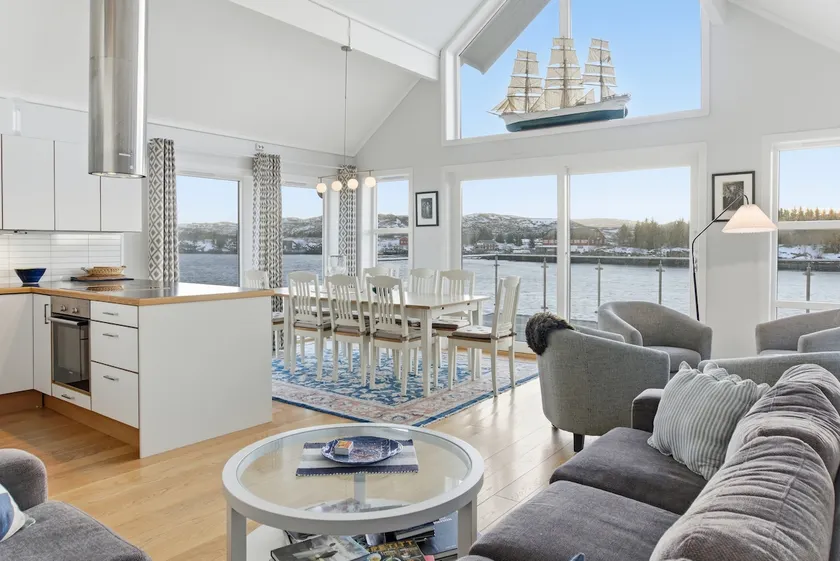 Waterfront house with all amenities in Helgeland - Image 1