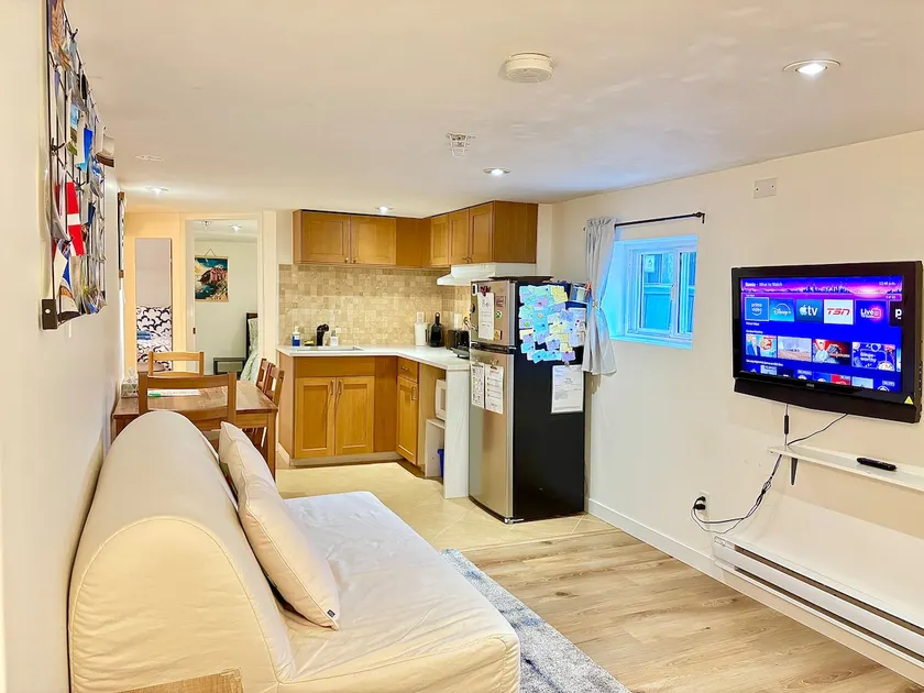Comfy 2 bedroom in Mt. Pleasant - Image 1