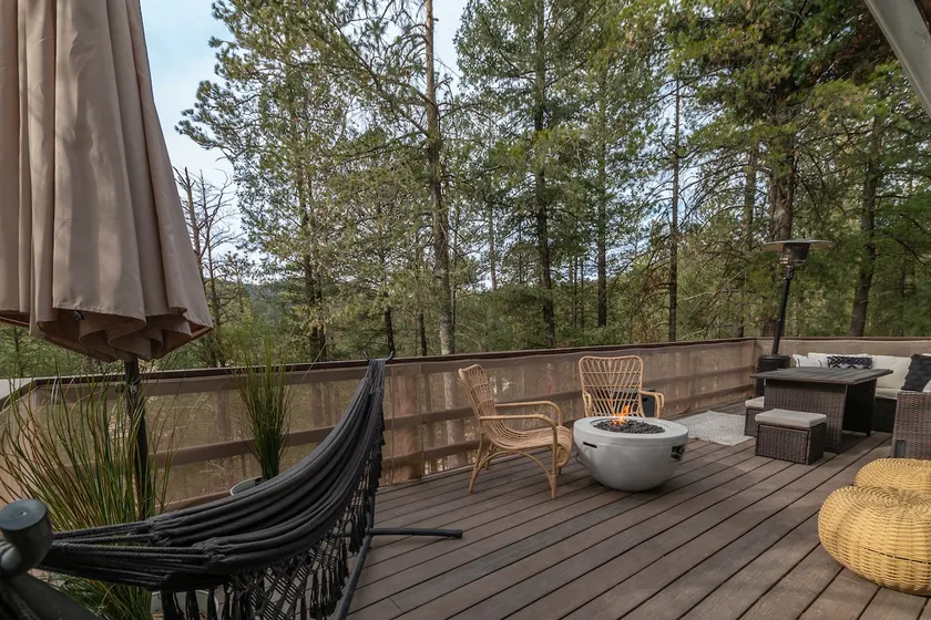 Mountain Views | Wild Horses| Large Deck| Updated - Image 1