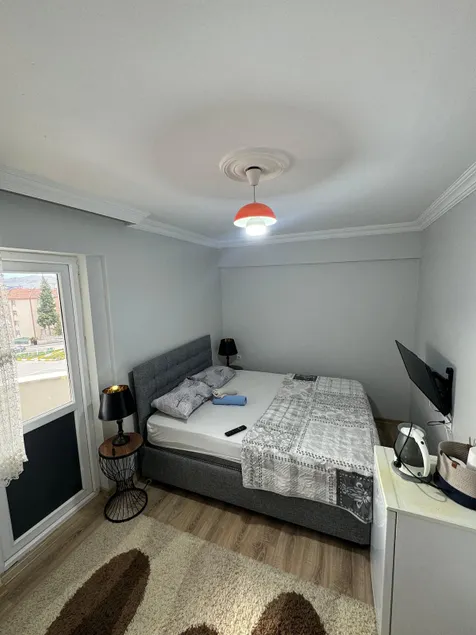 Comfortable and Stylish Hostel Room - Image 1