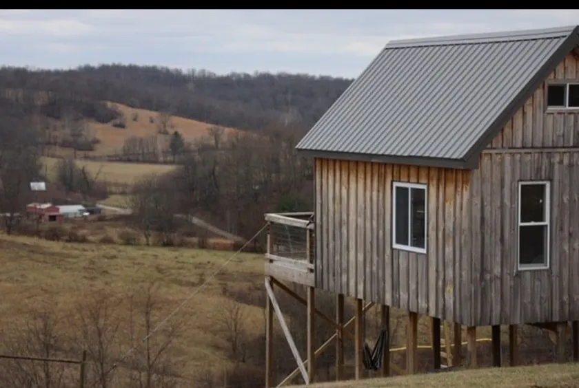 Nickel Valley View Cabin - Image 1