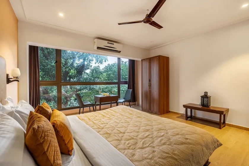 entire private 8 bedroom villa - Image 1