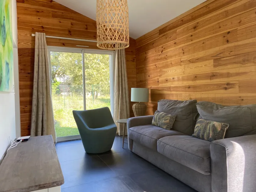 Peaceful apartment with garden - Image 1