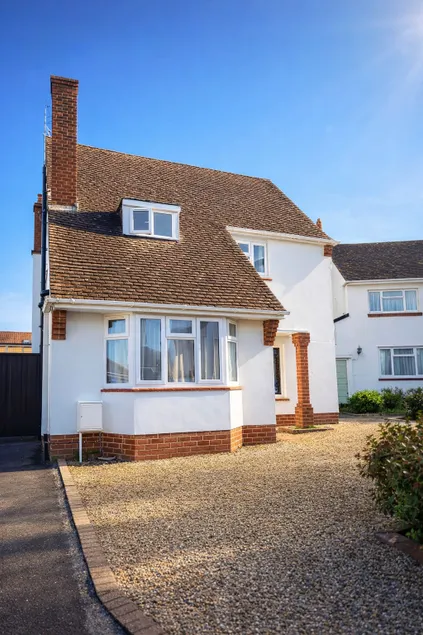 beautifully renovated detached home in Keynsham - Image 1