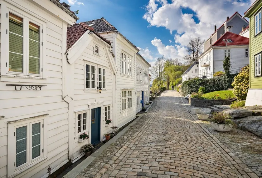 Cozy, central house from year 1750 - Image 1