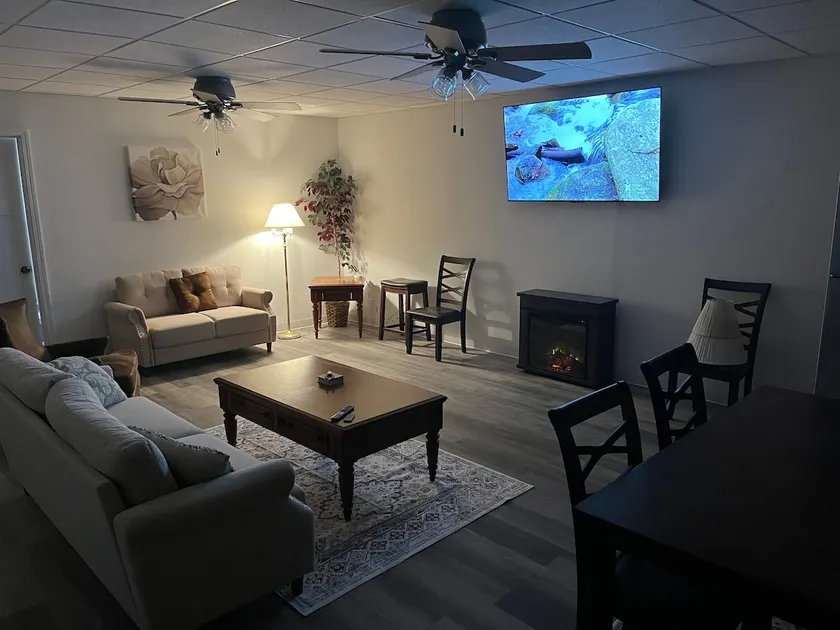Basement apt. Country setting 2 bedrooms 1 bath - Image 1