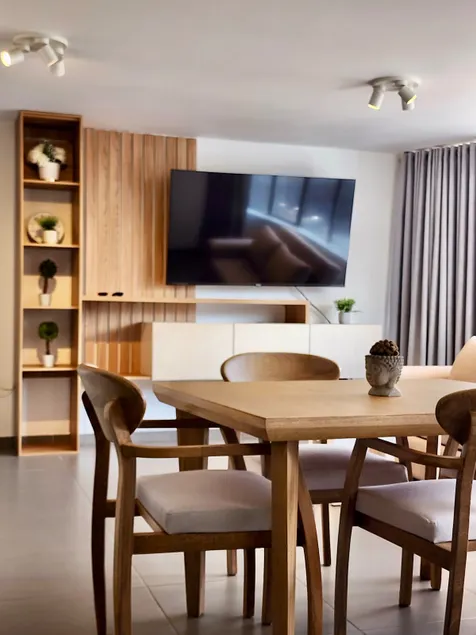 Modern and Warm Apartment in the Center - Image 1