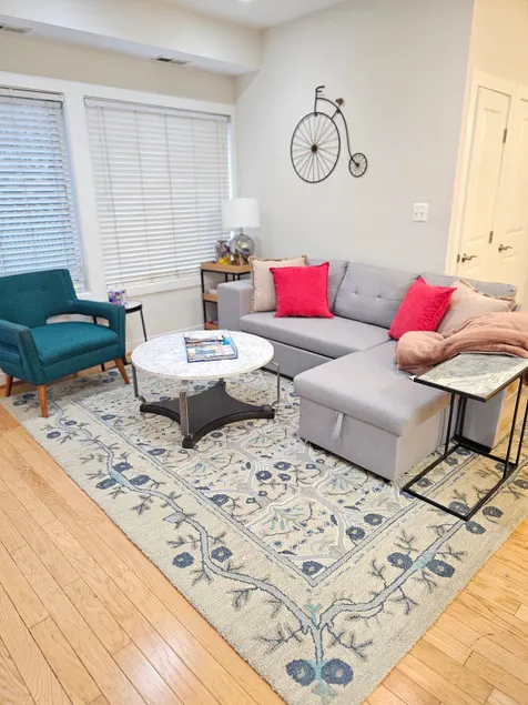 Chic 2 bedroom condo around U Street corridor - Image 1