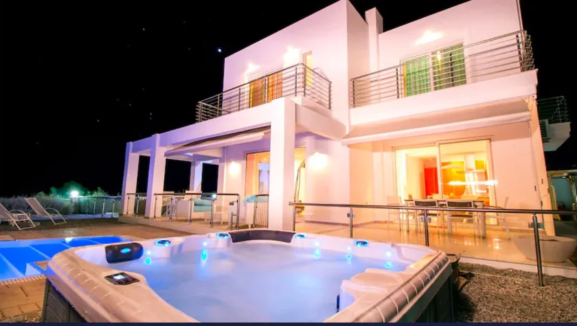 Villa White Lady - Image 1