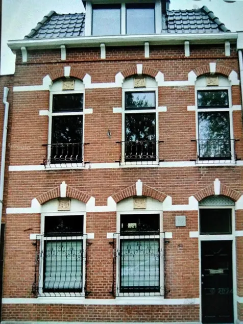 Characterful, Central, Economical - Image 1
