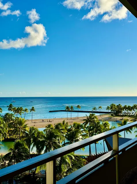 Oceanfront Luxury condo, Paradise + free parking. - Image 1
