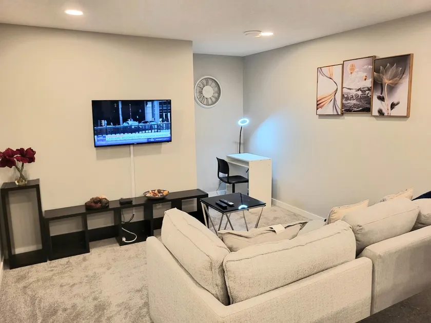 Cozy New Fully Furnished Suite - Image 1