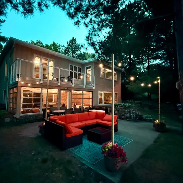 Lakefront cabin, woodburning fireplace, bar, AC. - Image 1