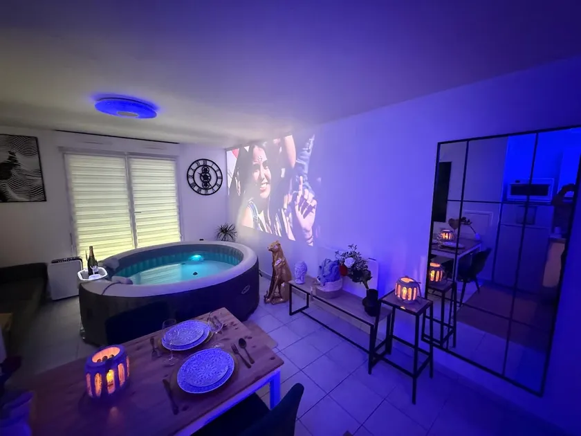 Suite Eden Spa TV XLCine Bed 160 P-Free Patio 3* - Image 1