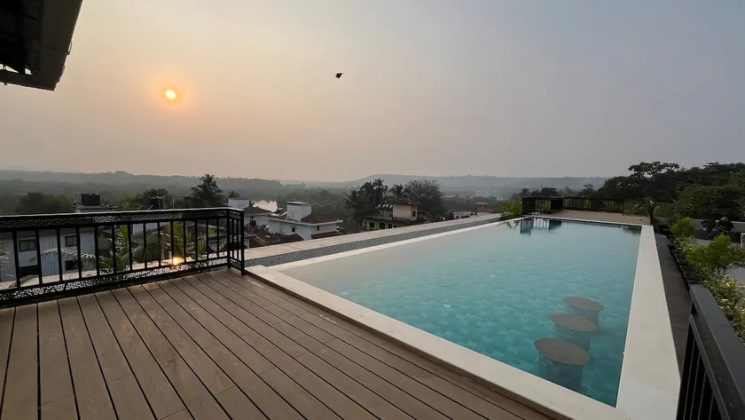 Serene Stays- AC 1bhk with Jacuzzi & Infinity pool - Image 1