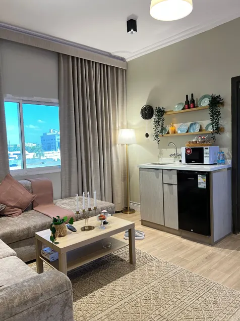 Luxurious bedroom and living room apartment - Image 1
