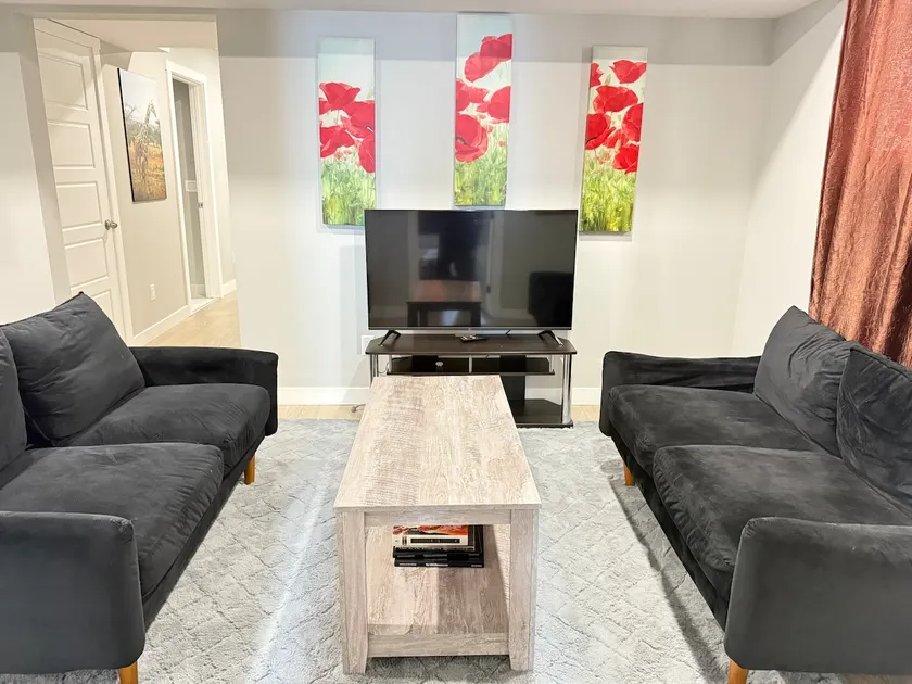 Beautiful basement suite - Image 1