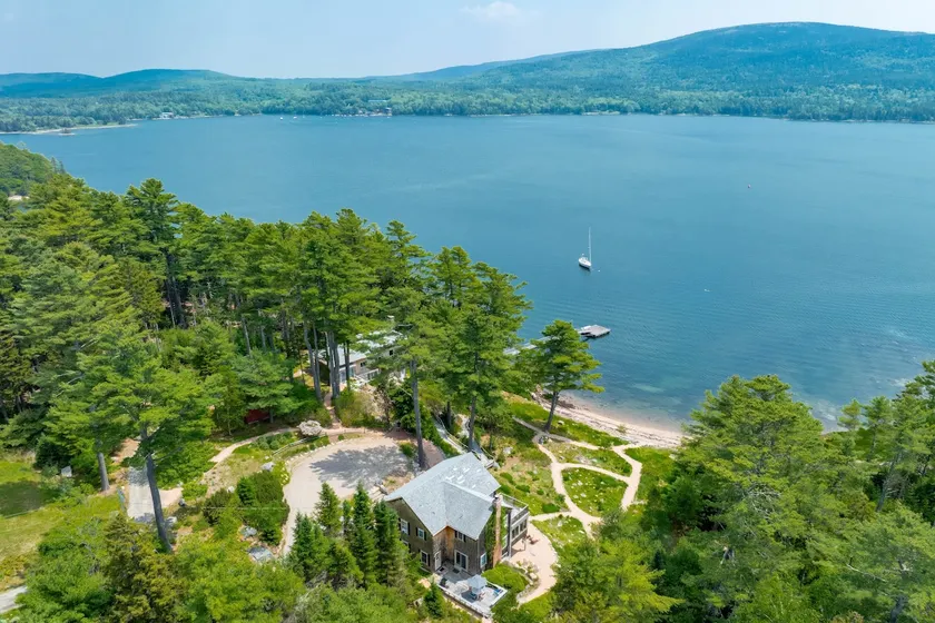 Large 4BR Waterfront Home with Dock! [Quarry Cove] - Image 1