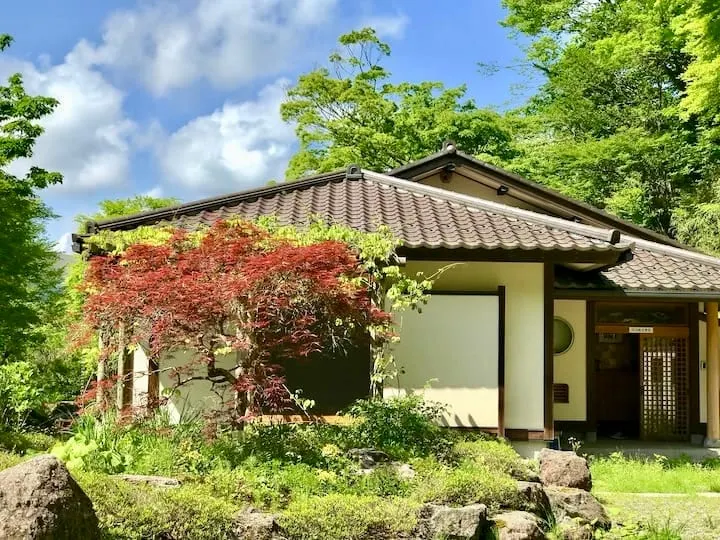 420m2 Japanese-style private house/private hot spring/breakfast provided/up to 8 people/POLA, walk to the Glass Forest Museum - Image 1