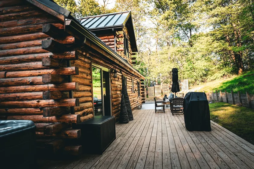 3 Bedroom Log House in Amish Country - Image 1
