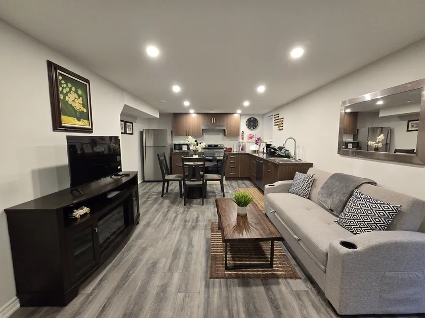 Cozy 2-BR Basement Apt near Wonderland&Vaugh.mills - Image 1