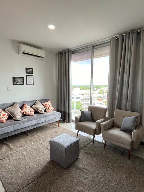 Charming Central Apartment - Image 1