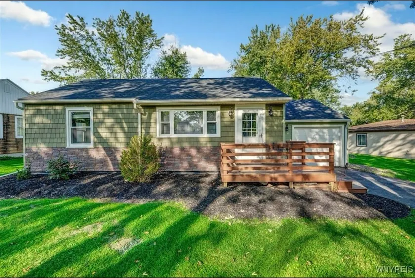 Cozy Stay at Home in Orchard Park - Image 1