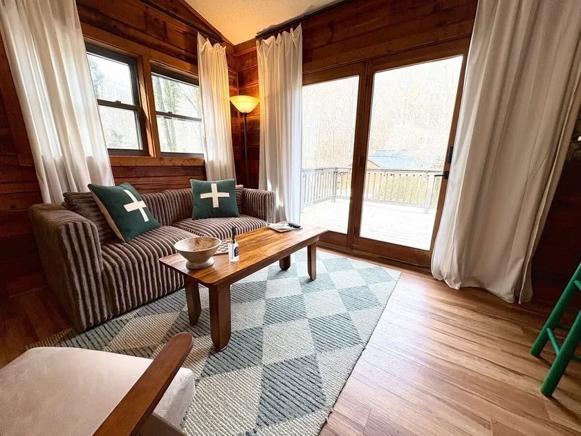 Mountain 3BR Cabin | 5 mins to WCU | Coffee + Nook - Image 1