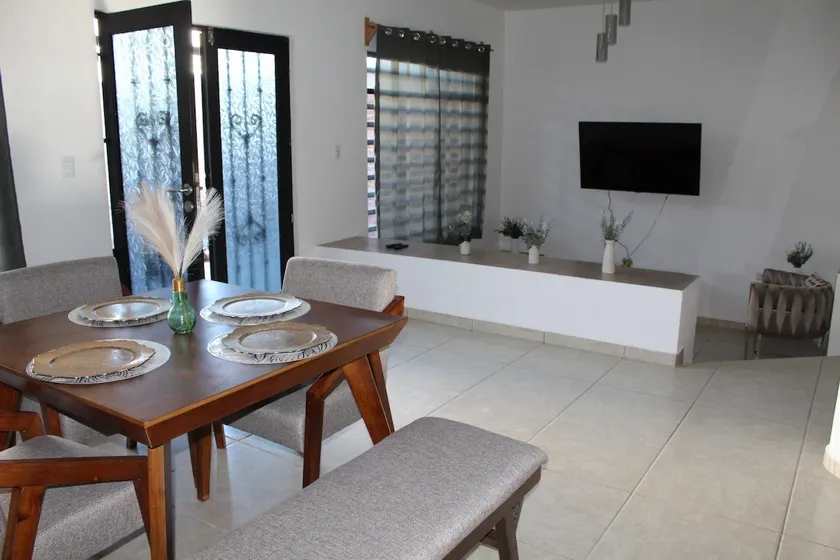 House – 7 min to the island, San Marcos Fair, Villa Charra, UVM - Image 1