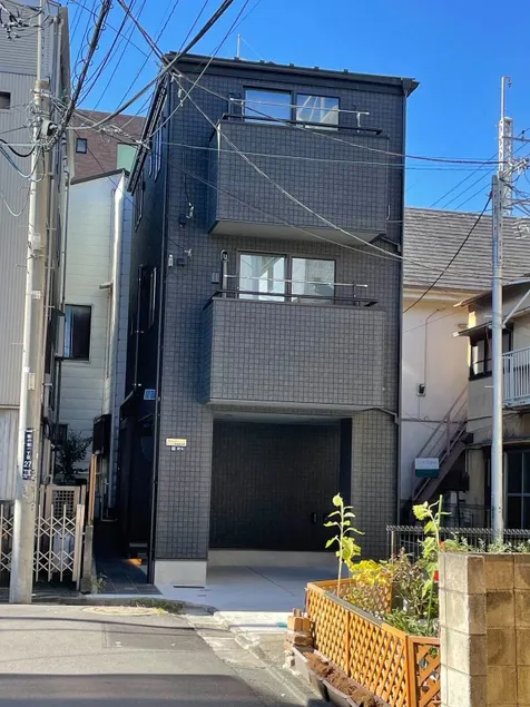 Newly built house with free parking, 3 minutes walk from Shinkoiwa Station - Image 1