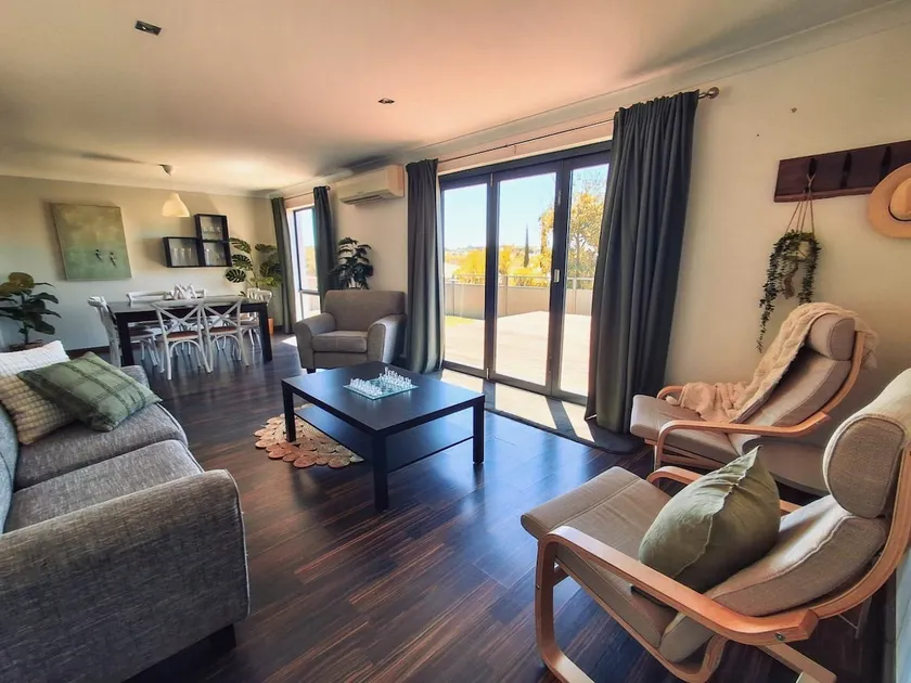 West Beach Home | 4B2B | Family & Worker friendly - Image 1