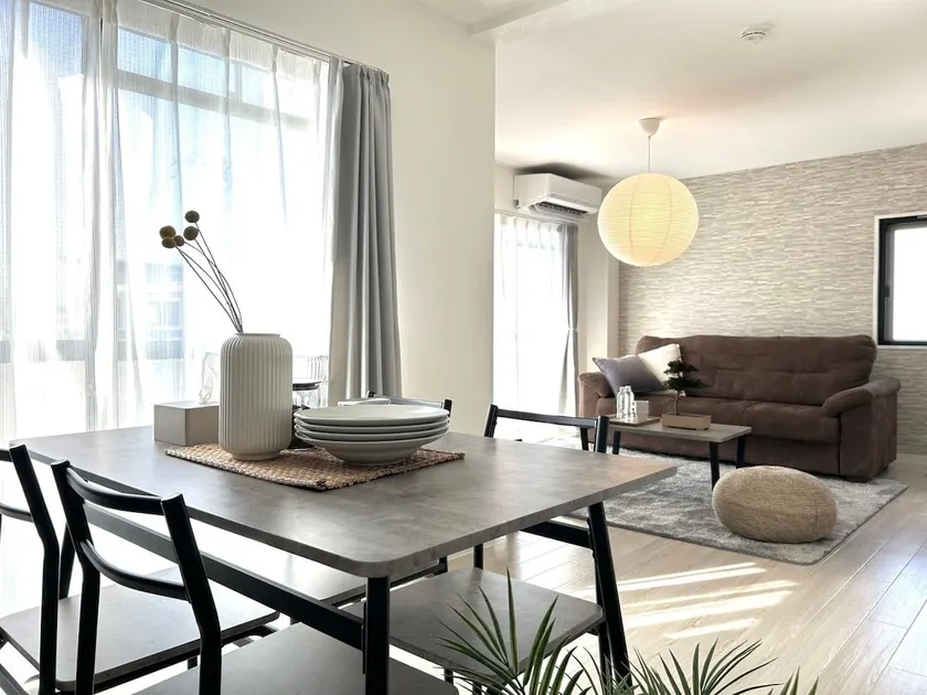 Renovated, 2 min station, long stay, 2 min market - Image 1