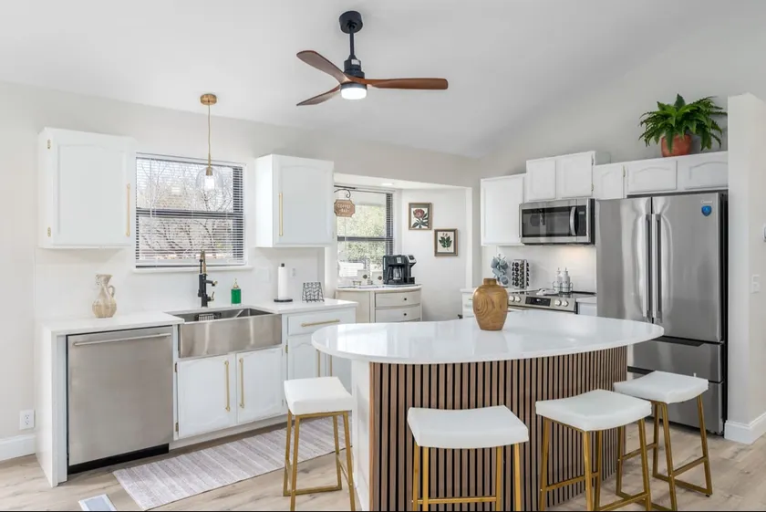 The Jewel- Modern Retreat - Image 1