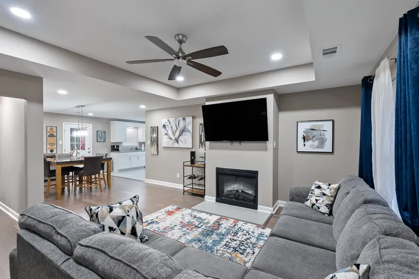 Modern Oasis w/Garage + Tesla Charger - Image 1