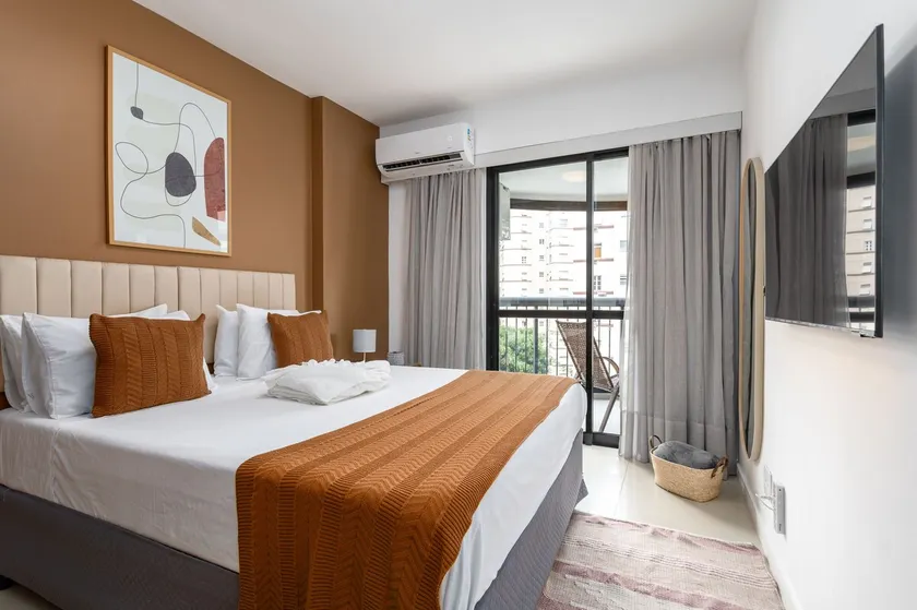 Heated Pool + Parking | Laranjeiras - Image 1