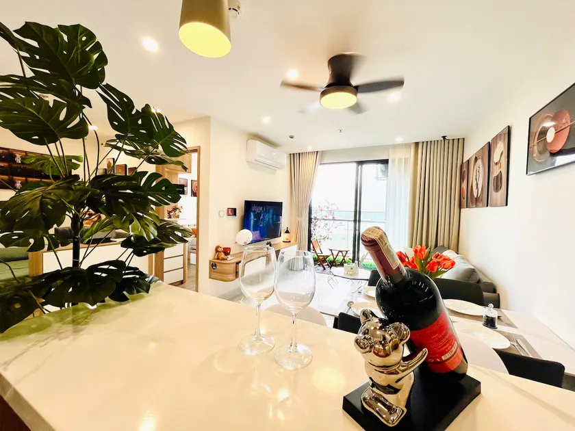 The Riverfront Suite - BS7 Vinhome Grandpark 50m2 - Image 1