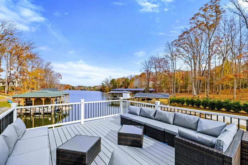 Lakefront Lake Anna with Cove, Dock, Deck, Hot Tub - Image 1