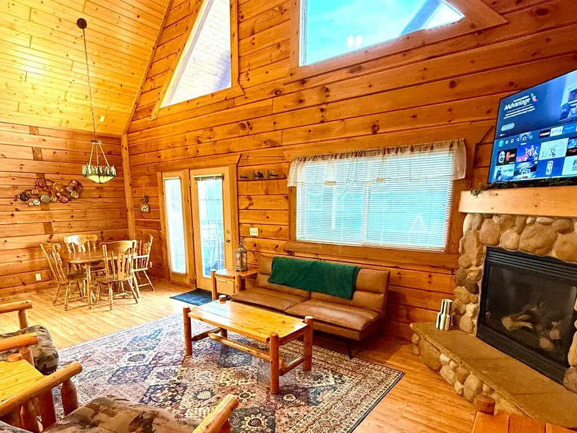 311 Upper Hilltop Loft Cabin with View & Fireplace - Image 1
