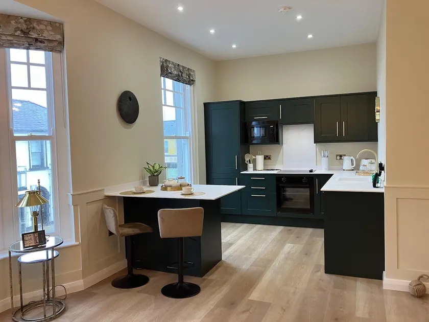 Place off Grace (B) Five Star Apartment by the sea - Image 1